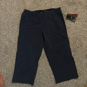 Navy Dynama 2 Mountain Hardware capri pants